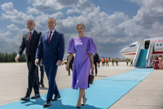 Marta Nawrocka na wizycie w Turcji w zjawiskowej sukni. Znamy znaczenie koloru