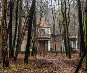 Opuszczona willa w Konstancinie