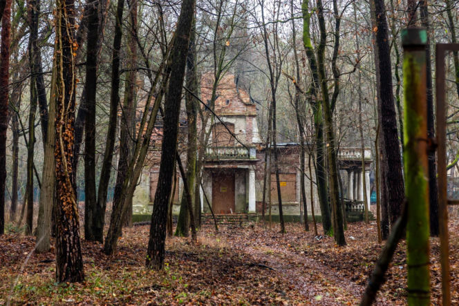 Opuszczona willa w Konstancinie