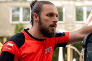 Na sygnale. Interwencja skończy się dla ratowników tragicznie? Zrobi się niebezpiecznie