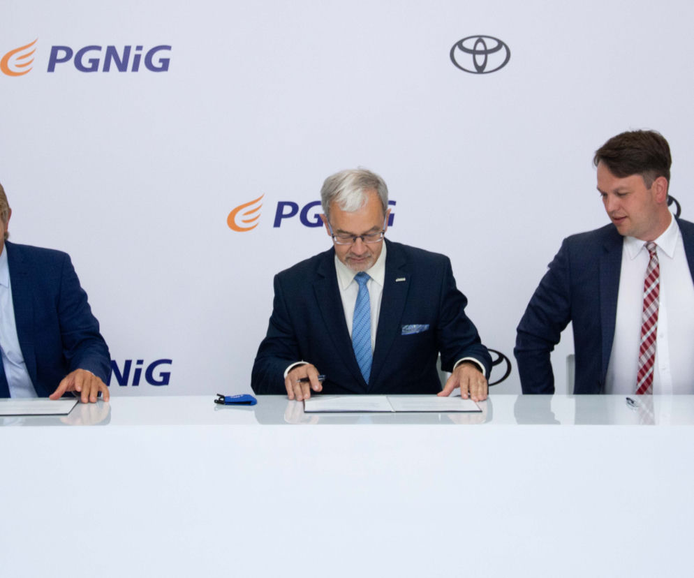 Toyota Motor Poland i PGNiG podpisały umowę. W Polsce powstanie pierwsza stacja tankowania wodorem.