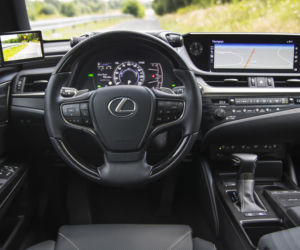 Lexus ES 300h Omotenashi