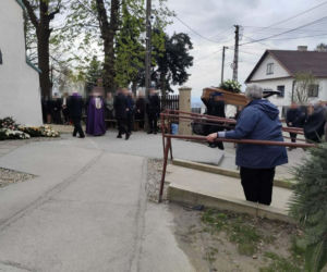 Druh Bogdan uderzył w słup jadąc do pożaru traw. Słowa księdza podczas pogrzebu wyciskają łzy
