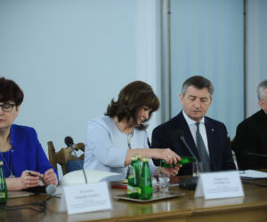 Posłowie PiS chcą zabrać Polakom alkohol