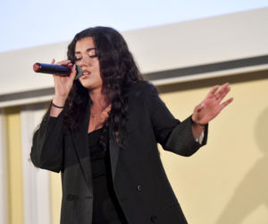 Karolina Szczurowska walczy o udział w Eurowizji 2026. Kim jest młoda wokalistka?