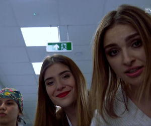 Barwy szczęścia, odc. 2247. Klara (Olga Jankowska), Agata (Natalia Zambrzycka)