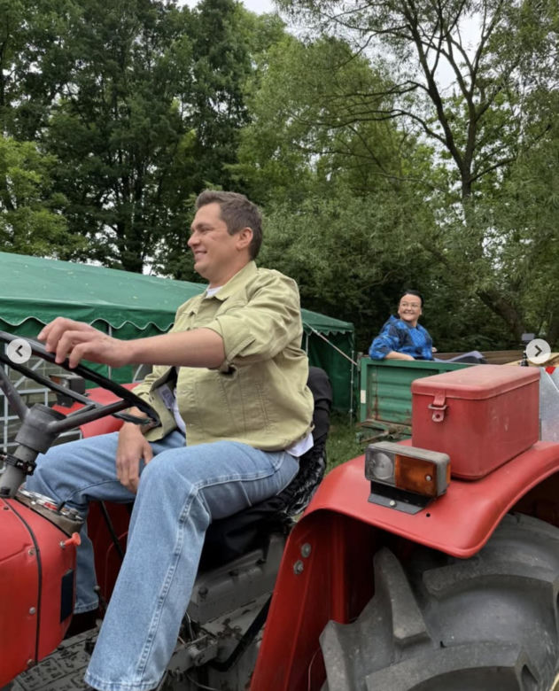 Farma. Szymon, Beata na planie