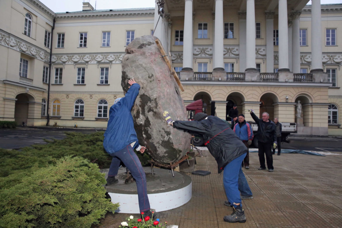 Chcą wyrzucić Lecha Kaczyńskiego z ratusza