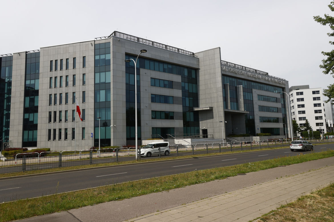 Gang trucicieli na ławie oskarżonych. Mieli mordować ludzi zatrutą wódką