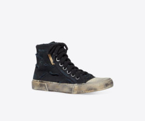  Zniszczone buty Balenciagi za 6500 zł 