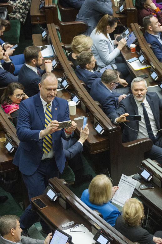 Kontrowersyjni posłowie