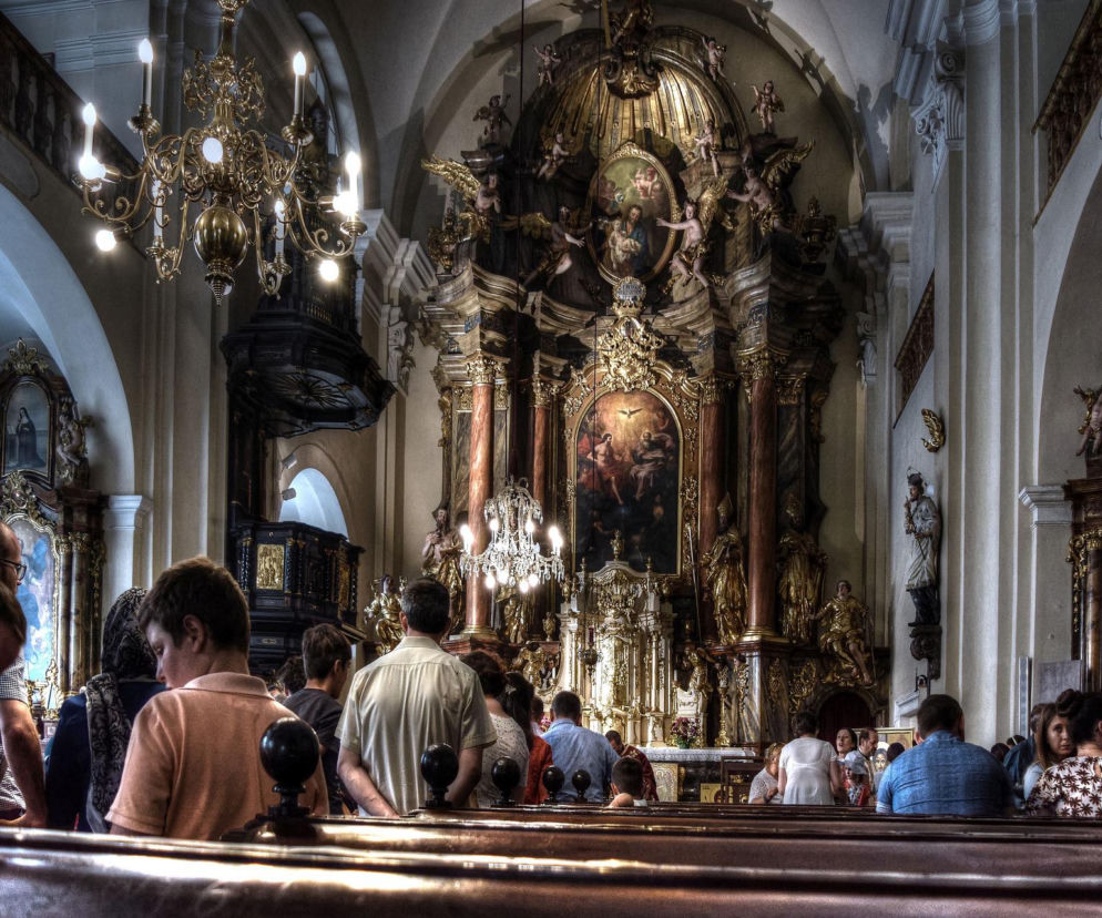 Życzenia na bierzmowanie 2022. Wyjątkowe i religijne życzenia od rodziców, chrzestnych i świadka