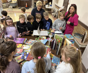 Mobilna biblioteka ruszyła do polskich szkół w USA