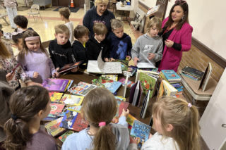 Mobilna biblioteka ruszyła do polskich szkół w USA