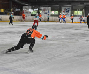 Latem trenują na łyżwach pod okiem trenerów z NHL