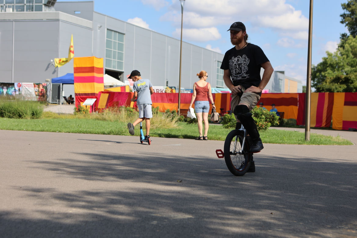 Monocyklowy trial w Parku Ludowym w Lublinie w ramach Europejskiej Konwencji Żonglerskiej