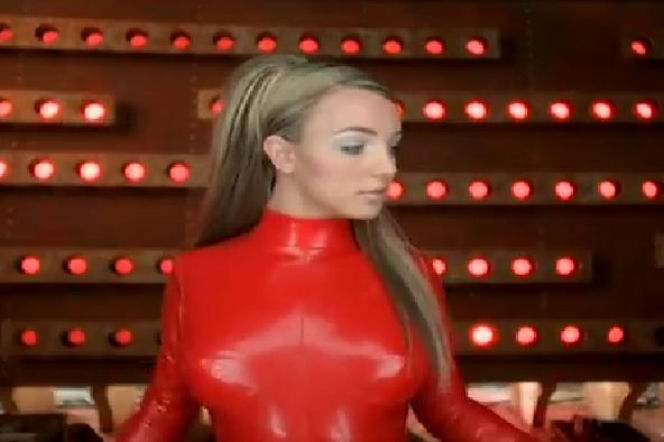 Britney Spears strasznie skrzypie