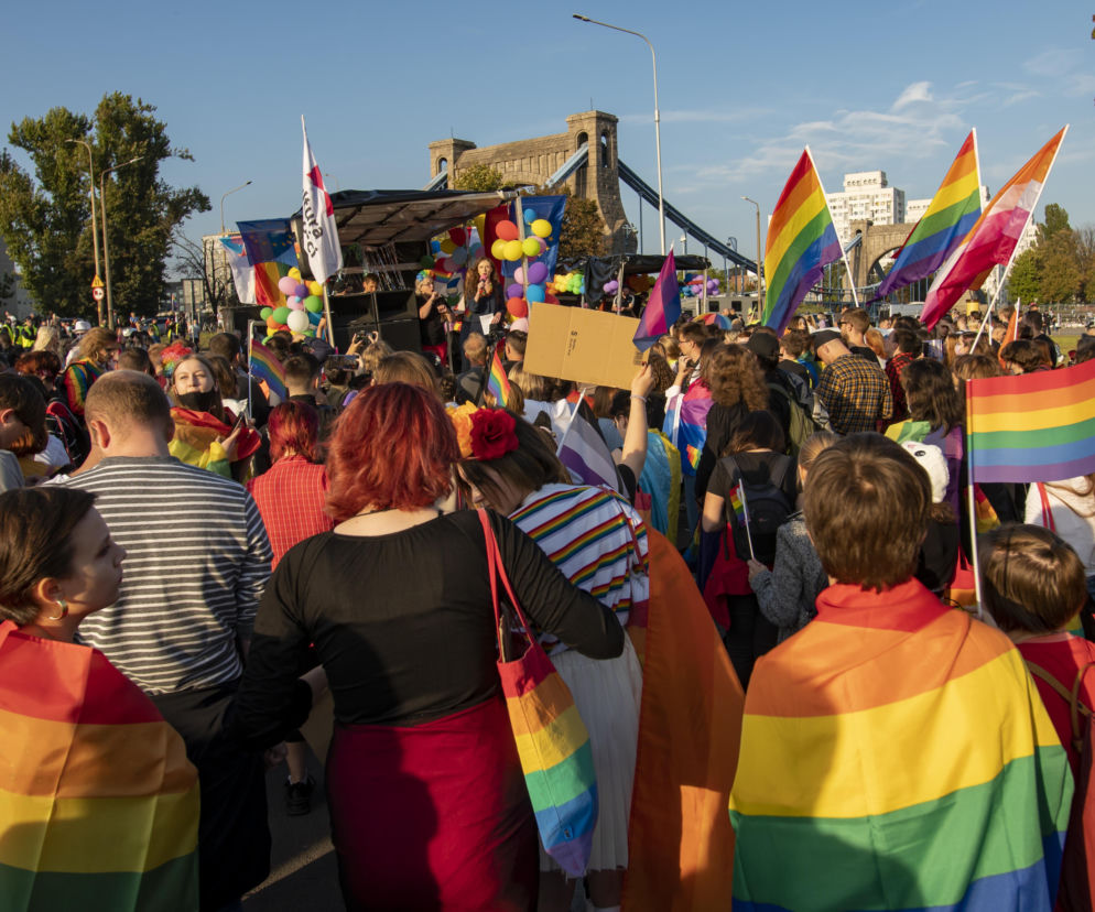Wrocław chce rejestrować małżeństwa jednopłciowe. Miasto apeluje do ministra