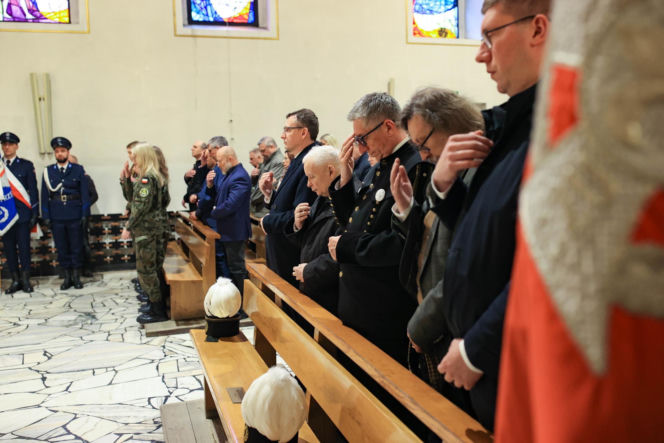 Jarosław Kaczyński na otwarciu wystawy pt. „Katyń 1940 - Smoleńsk 2010. Anatomia kłamstwa” w Muzeum Miejskim w Jastrzębiu-Zdroju