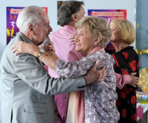 M jak miłość odc. 1902. Barbara (Teresa Lipowska), Karol Kosowski (Stanisław Brejdygant) - ojciec Judyty