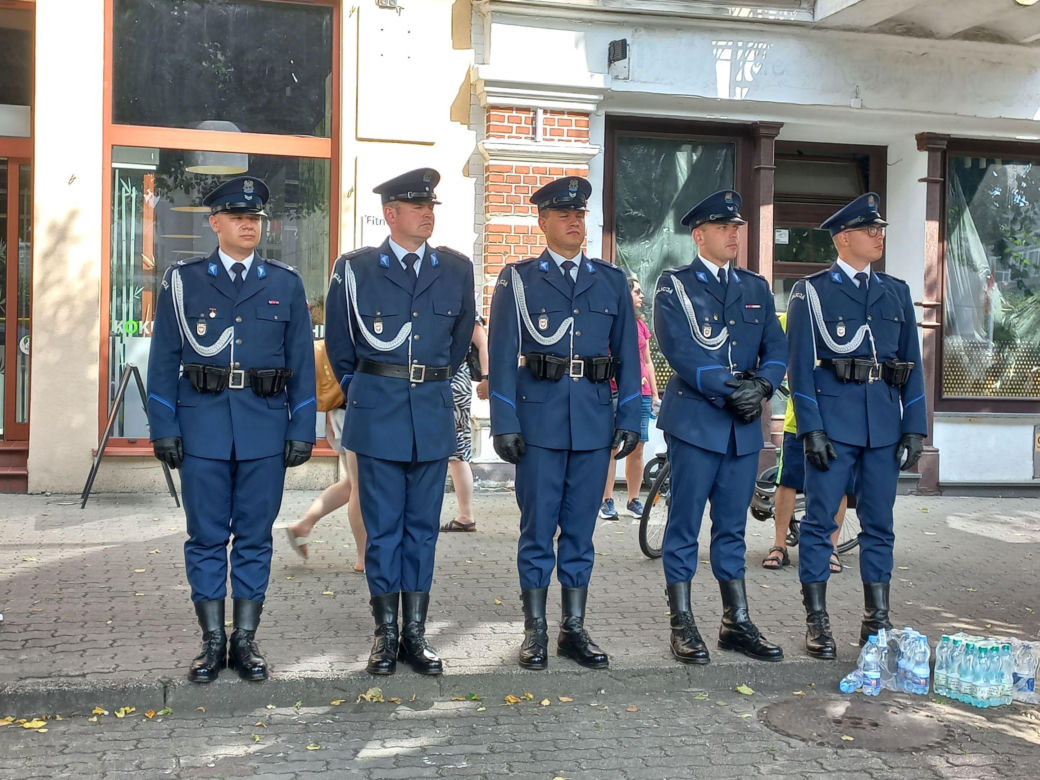 Trwają obchody Święta Policji w Lesznie. Świętują policjanci i policjantki