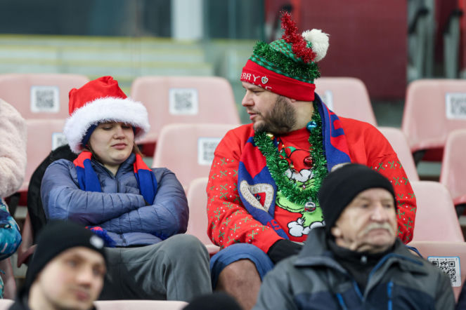 Legia znów fatalna, kibice Piasta wynagrodzeni za cierpliwość