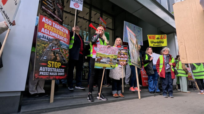 Dramat setek rodzin pod Warszawą! Nowa autostrada zburzy ich domy?! „Żyjemy na bombie”