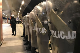 Wrocław. Śmierć 25 - letniego Ukraińca w izbie wytrzeźwień. Policjanci zawieszeni 
