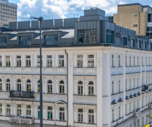 Południowa pierzeja Alej Jerozolimskich w centrum Warszawy