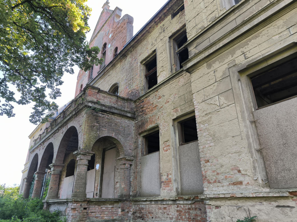 Tajemniczy pałac w Zbarzewie
