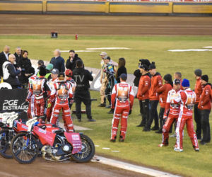 PRES Grupa Dewloperska Toruń - Abramczyk Polonia Bydgoszcz, zdjęcia kibiców i zawodników z pożegnania Adriana Miedzińskiego