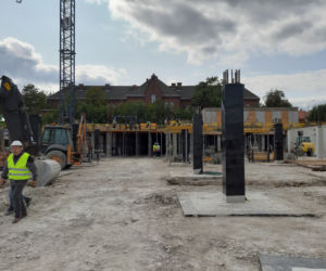 Fragmenty konstrukcji parkingu pod CUP