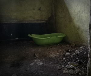 Opuszczona stacja kolejowa w sercu puszczy na Podlasiu