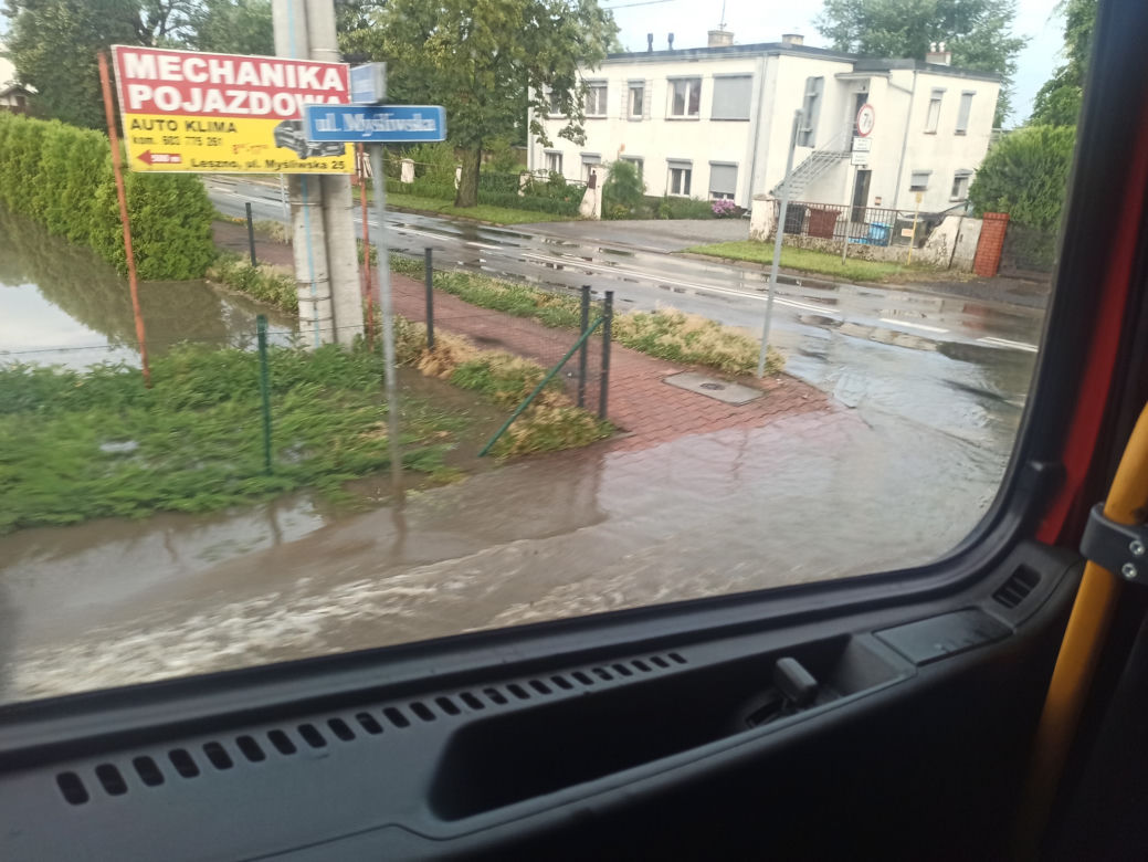 ​Osiedle Gronowo pod wodą po oberwaniu chmury