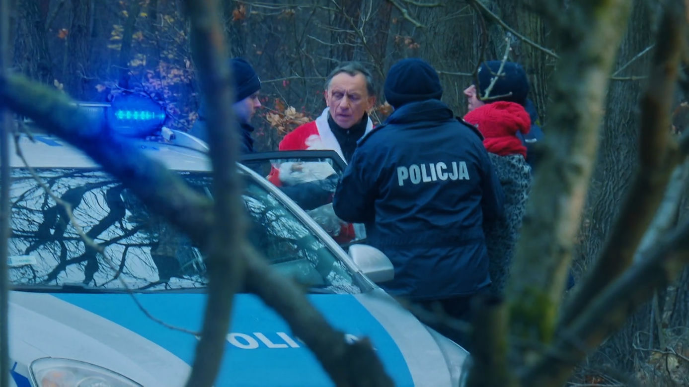 M jak miłość świąteczny odcinek specjalny. Wigilia Mostowiaków. Kisielowa (Małgorzata Rożniatowska), Robert Żak (Krzysztof Tyniec)	