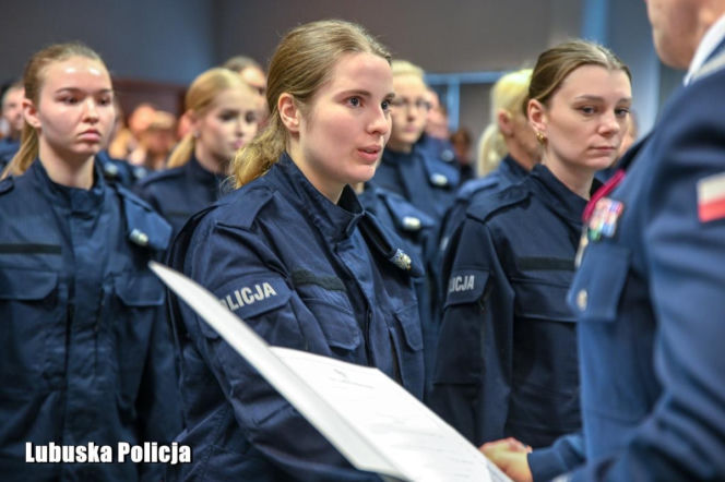 Ślubowanie nowych policjantów