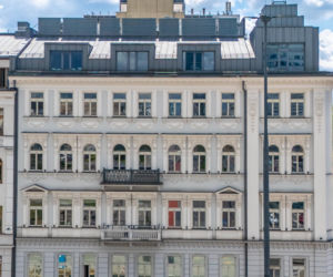 Południowa pierzeja Alej Jerozolimskich w centrum Warszawy