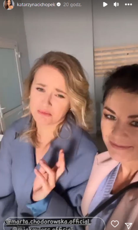 	M jak miłość na planie. Julia (Marta Chodorowska), Kinga (Katarzyna Cichopek)