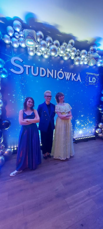 Studniówka XII Liceum Ogólnokształcącego w Olsztynie. Tak bawili się maturzyści. Zobacz zdjęcia!