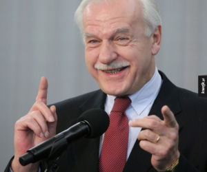 Memy dymisja rządu