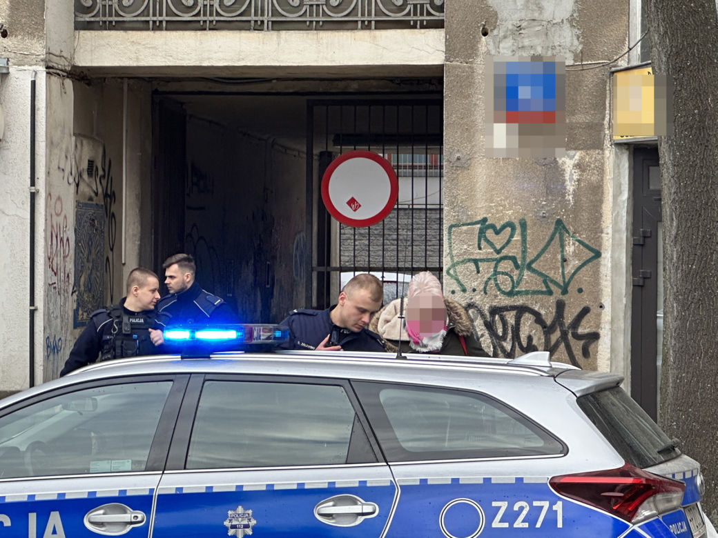 Makabra w mieszkaniu na Woli. Nie żyje mężczyzna, policja zatrzymała kobietę. Doszło do morderstwa!?