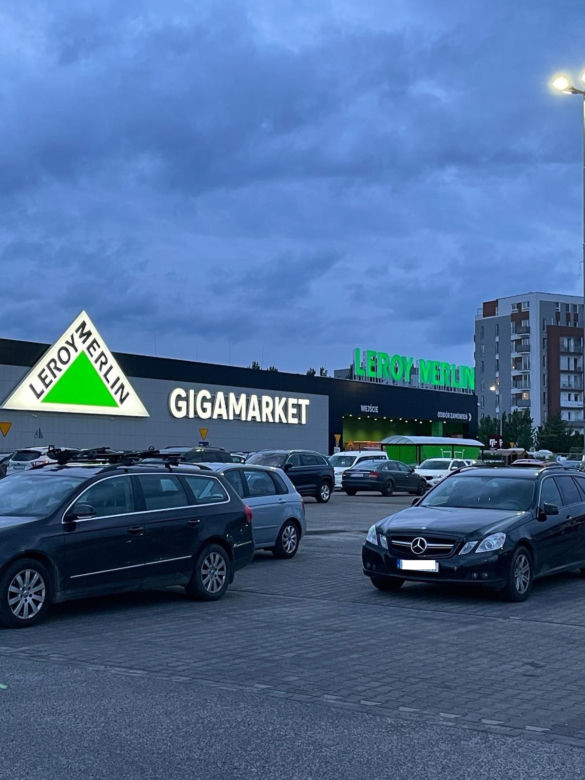 Tak wygląda teren wokół dawnego Tesco. Zobacz co się zmieniło