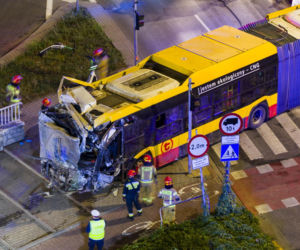 Autobus miejski wjechał w przejście podziemne przy Dworcu Zachodnim