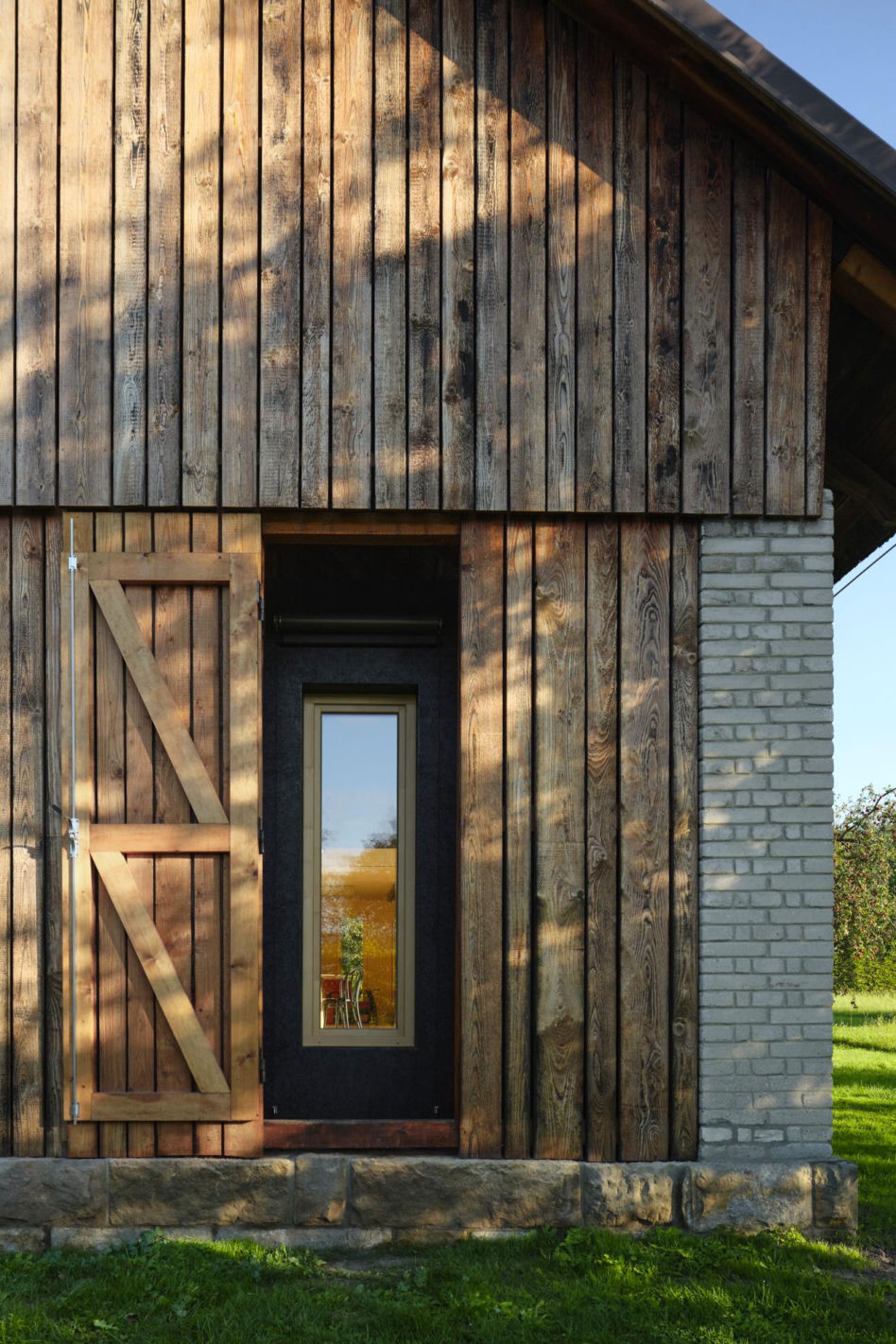 The Box in the Barn we wsi Brtev w Czechach