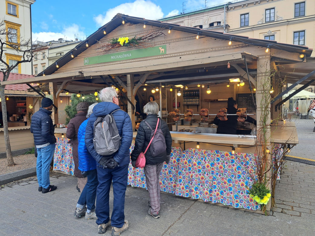 Jedzenie na jarmarku wielkanocnym 2025 w Krakowie