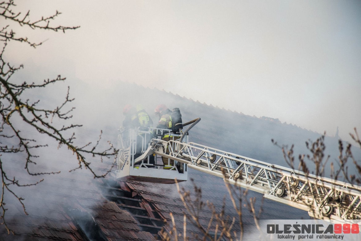 Groźny pożar pod Oleśnicą