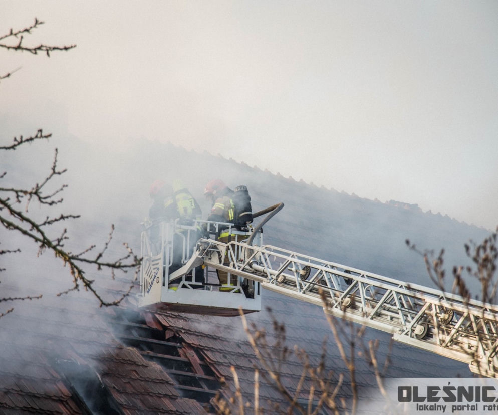 Groźny pożar pod Oleśnicą