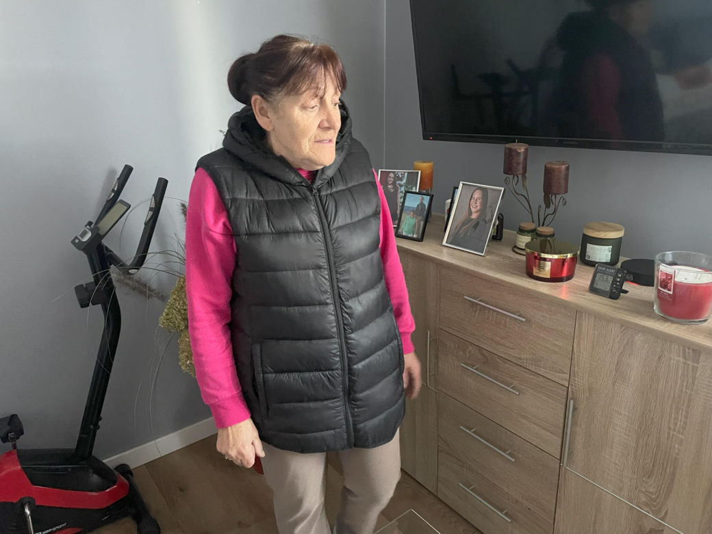 Dramat 67-letniej pani Basi. W mieszkaniu ma 14 stopni, ogrzewa się kuchenką gazową!