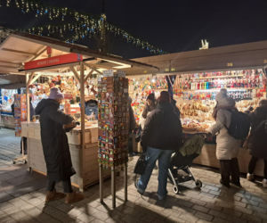 Jarmark Bożonarodzeniowy na Rynku Głównym w Krakowie 2025. Oferta wystawców