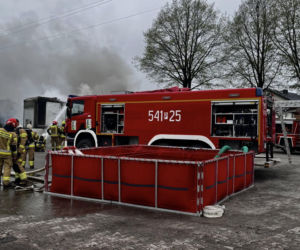 Gigantyczny pożar w Wielkopolsce! Płonie magazyn energii, ewakuowano 65 osób